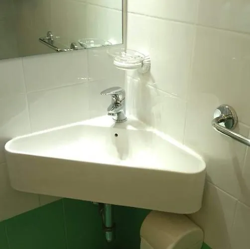 Nocleg ze śniadaniem Small Single *
